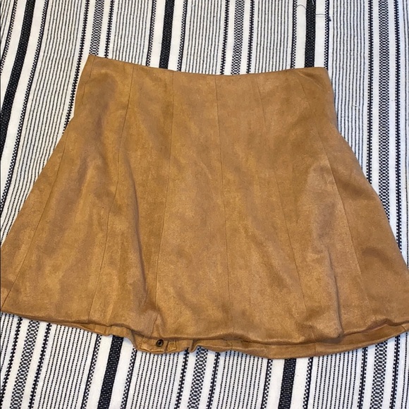 Altar’d state suede skirt - Picture 2 of 3